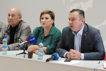 В Амурском отделении КПРФ на встрече с журналистами подвели итоги избирательной кампании и рассказали о планах работы в органах власти