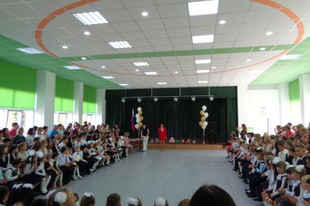 Депутат-коммунист Марина Костина поздравила учеников калужских школ с началом Нового учебного года