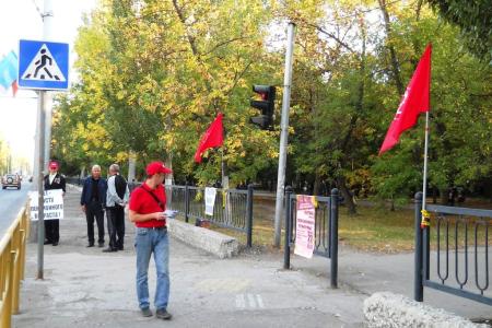 Саратовская область. Коммунисты проводят одиночные пикеты против повышения пенсионного возраста