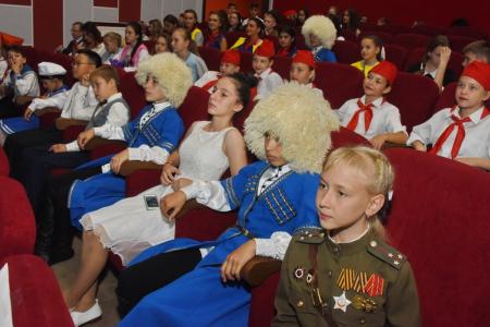 Зажигает звёзды фестиваль. Всероссийскому конкурсу детского и юношеского творчества «Земля талантов» - 5 лет