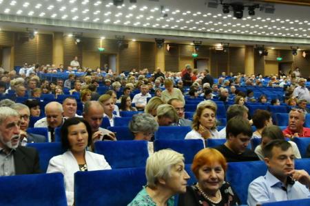 Сюжет на телеканале "Россия 24" об участии Г.А. Зюганова в международном пчеловодческом конгрессе в Москве