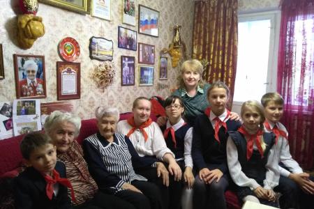 Московская область. Пионеры Подольска сходили в гости к ветерану войны