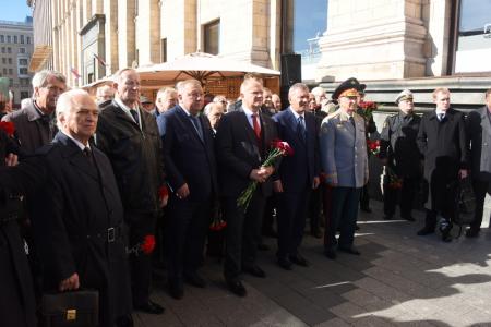 Г.А. Зюганов принял участие в открытии мемориальной доски в память о Ю.Д. Маслюкове