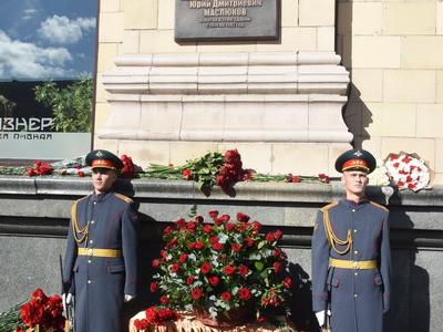 Г.А. Зюганов принял участие в открытии мемориальной доски в память о Ю.Д. Маслюкове