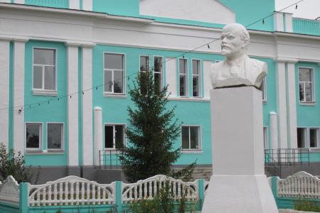 Кировская область. Несмотря на противодействие местных властей, Орловский райком КПРФ реставрировал памятник Ленину