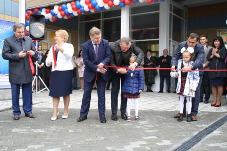 Новосибирск. Мэр-коммунист А.Е. Локоть открыл новую школу-интернат для глухих и слабослышащих