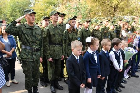 Г.А. Зюганов поздравил учеников Таганского кадетского корпуса с началом нового учебного года и провел открытый урок