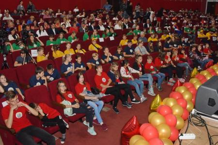 Зажигает звёзды фестиваль. Всероссийскому конкурсу детского и юношеского творчества «Земля талантов» - 5 лет