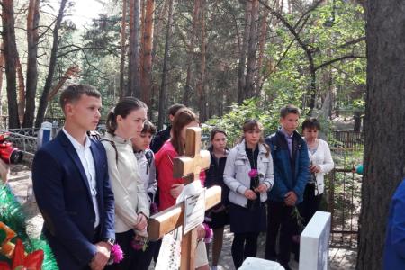 Курганская область. В селе Глядянском открыт памятник воину-земляку, погибшему под Курском