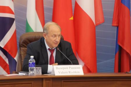 В.Ф. Рашкин выступил на научно-практической конференции в Иркутске