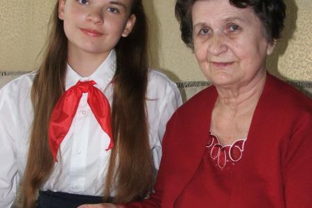 Новосибирск. Пионерка Алеся Киселева заняла первое место в конкурсе на лучший видеоролик о тимуровском движении