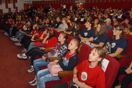 Зажигает звёзды фестиваль. Всероссийскому конкурсу детского и юношеского творчества «Земля талантов» - 5 лет