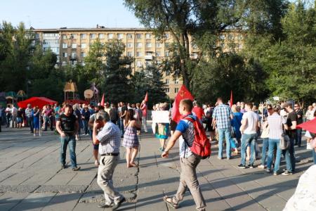 В Саратове прошёл массовый митинг протеста против пенсионной реформы
