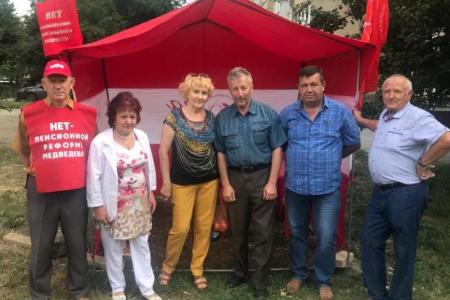 Лидер ставропольских коммунистов Виктор Гончаров: Власти обязаны не заставлять горбатиться россиян до могилы, а развивать экономику