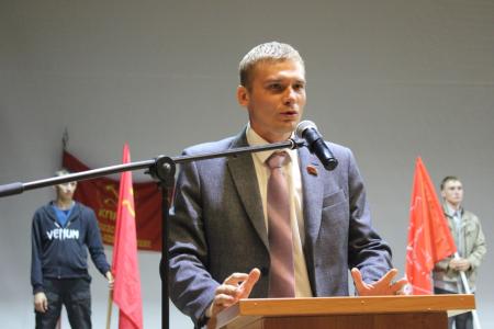 Ю.В. Афонин и П.Н. Грудинин на встрече с избирателями Абакана призвали поддержать команду лидера коммунистов Хакасии Валентина Коновалова
