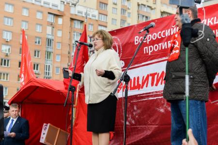 В Новосибирске прошел митинг КПРФ против пенсионной "реформы"