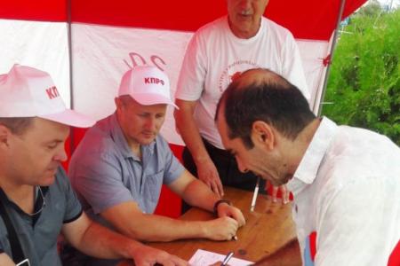 Лидер ставропольских коммунистов Виктор Гончаров: Власти обязаны не заставлять горбатиться россиян до могилы, а развивать экономику