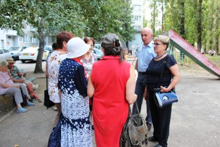 Первый секретарь Саратовского обкома КПРФ Ольга Алимова встретилась с жителями Ленинского района