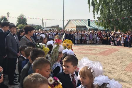 Республика Башкортостан. А.А. Ющенко выступил на школьной линейке