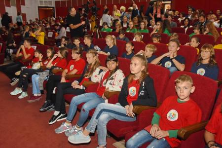 Зажигает звёзды фестиваль. Всероссийскому конкурсу детского и юношеского творчества «Земля талантов» - 5 лет