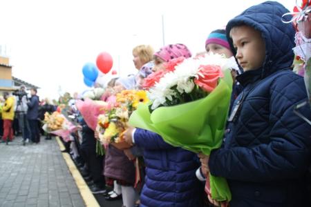 Новосибирск. Мэр-коммунист А.Е. Локоть открыл новую школу-интернат для глухих и слабослышащих