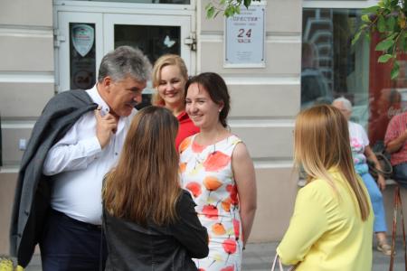Руководитель совхоза им. Ленина Павел Грудинин и команда КПРФ прибыли во Владивосток