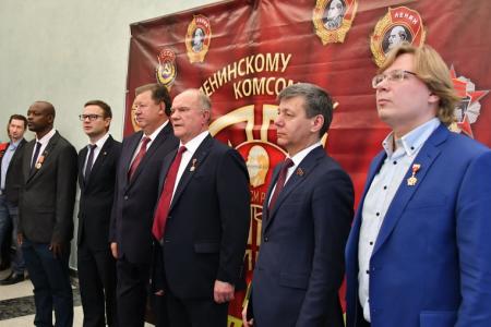 «Эпоха юности и побед». В Госдуме открылась выставка, посвященная 100-летию Ленинского Комсомола