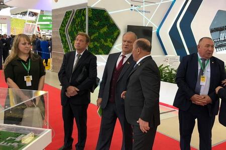 Г.А. Зюганов посетил выставку «Золотая осень»