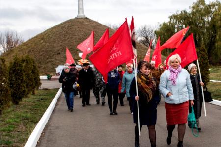 Тульская область. Ефремовский горком КПРФ провел автопробег, посвященный 100-летию Ленинского комсомола