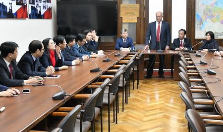 Г.А. Зюганов и Д.Г. Новиков провели встречу с представителями Компартии Вьетнама