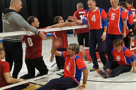 При поддержке спортклуба КПРФ состоялся турнир для спортсменов с ограниченными возможностями