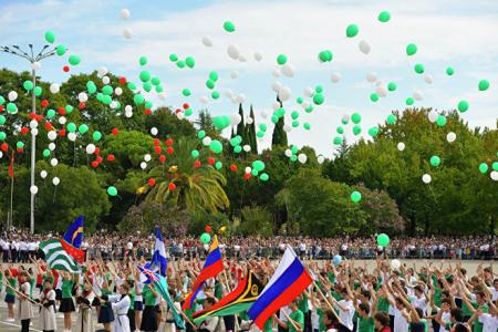 Казбек Тайсаев принял участие в праздновании 25-летия Победы в Отечественной войне народа Абхазии