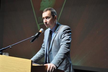 Санкт-Петербург. В новый век, комсомол!