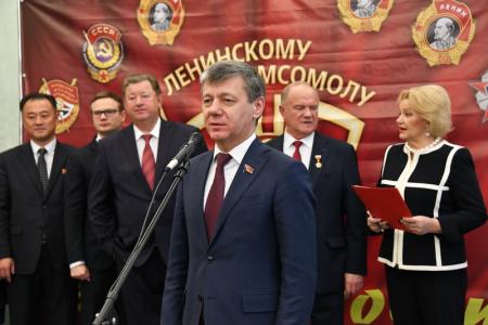 «Эпоха юности и побед». В Госдуме открылась выставка, посвященная 100-летию Ленинского Комсомола