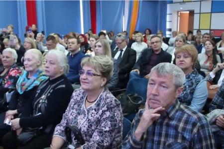 Первый секретарь Саратовского обкома КПРФ Ольга Алимова побывала на церемонии вручения награды «Орден Ладошки»