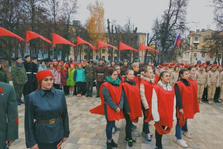 В Орле состоялся митинг, посвященный 100–летию ВЛКСМ