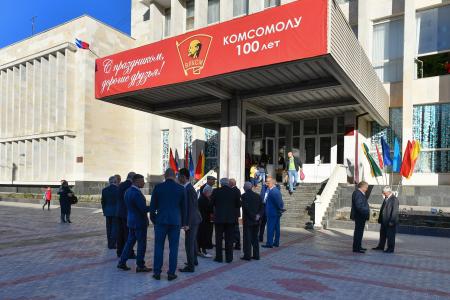 Северная Осетия. Казбек Тайсаев принял участие в торжественных мероприятиях, посвященных 100-летию ВЛКСМ 
