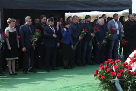 Казбек Тайсаев принял участие в траурных мероприятиях в Донецкой Народной Республике