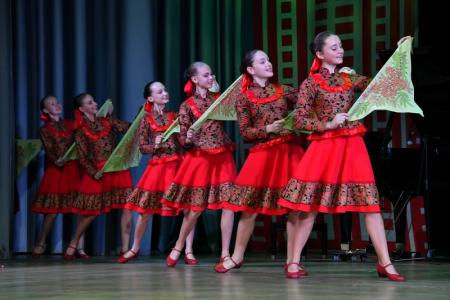 В новый век мы вступаем с высоко поднятой головой! 