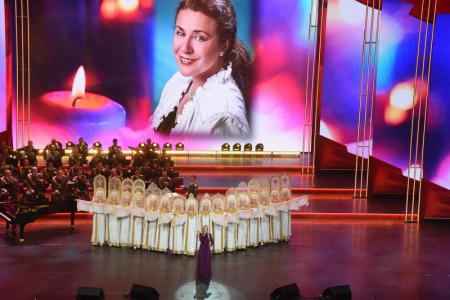 В Государственном Кремлевском дворце состоялся праздничный концерт, посвященный 100-летию Ленинского Комсомола