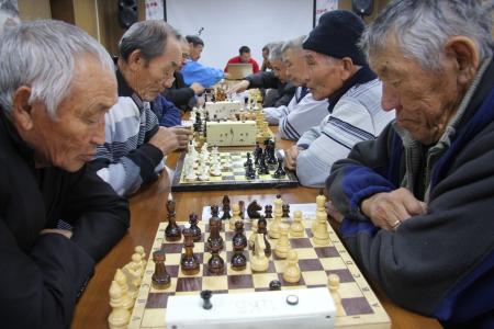 В Тувинском рескоме КПРФ прошел шахматный турнир в честь 100-летия ВЛКСМ
