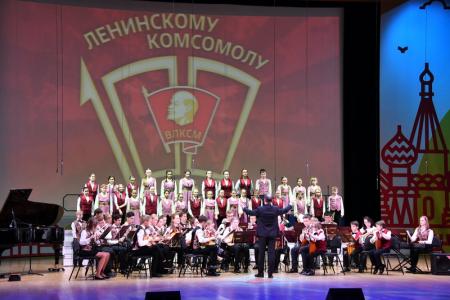 В новый век мы вступаем с высоко поднятой головой! 