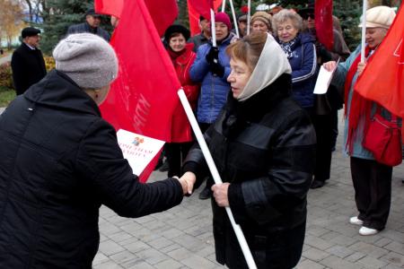 Тульская область. Ефремовский горком КПРФ провел автопробег, посвященный 100-летию Ленинского комсомола