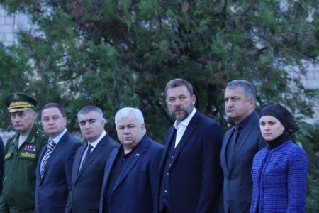 Казбек Тайсаев принял участие в траурных мероприятиях в Донецкой Народной Республике