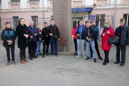 Волгоградская область. Коммунисты и комсомольцы провели автопробег по местам боевого пути комсомольца Николая Сердюкова