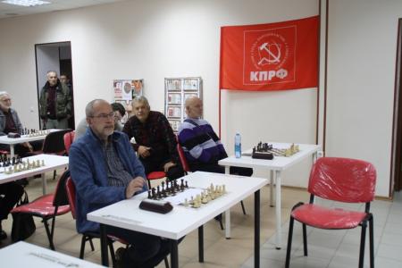 В Новосибирском обкоме КПРФ стартовал шахматный турнир в честь 100-летия ВЛКСМ