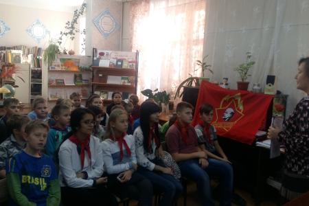 Ивановская область. Пионерам города Кинешмы на уроке мужества рассказали о Зое Космодемьянской