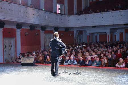 Владимир Поздняков: «Комсомол – большая школа воспитания молодёжи великой страны!»
