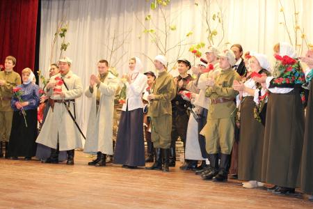 В Воронеже к столетию Ленинского Комсомола прошла театральная премьера «Бумбараша»