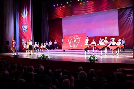 "Мы сильны нашей верною дружбой". В Москве прошел праздничный концерт, посвященный 100-летию Ленинского комсомола